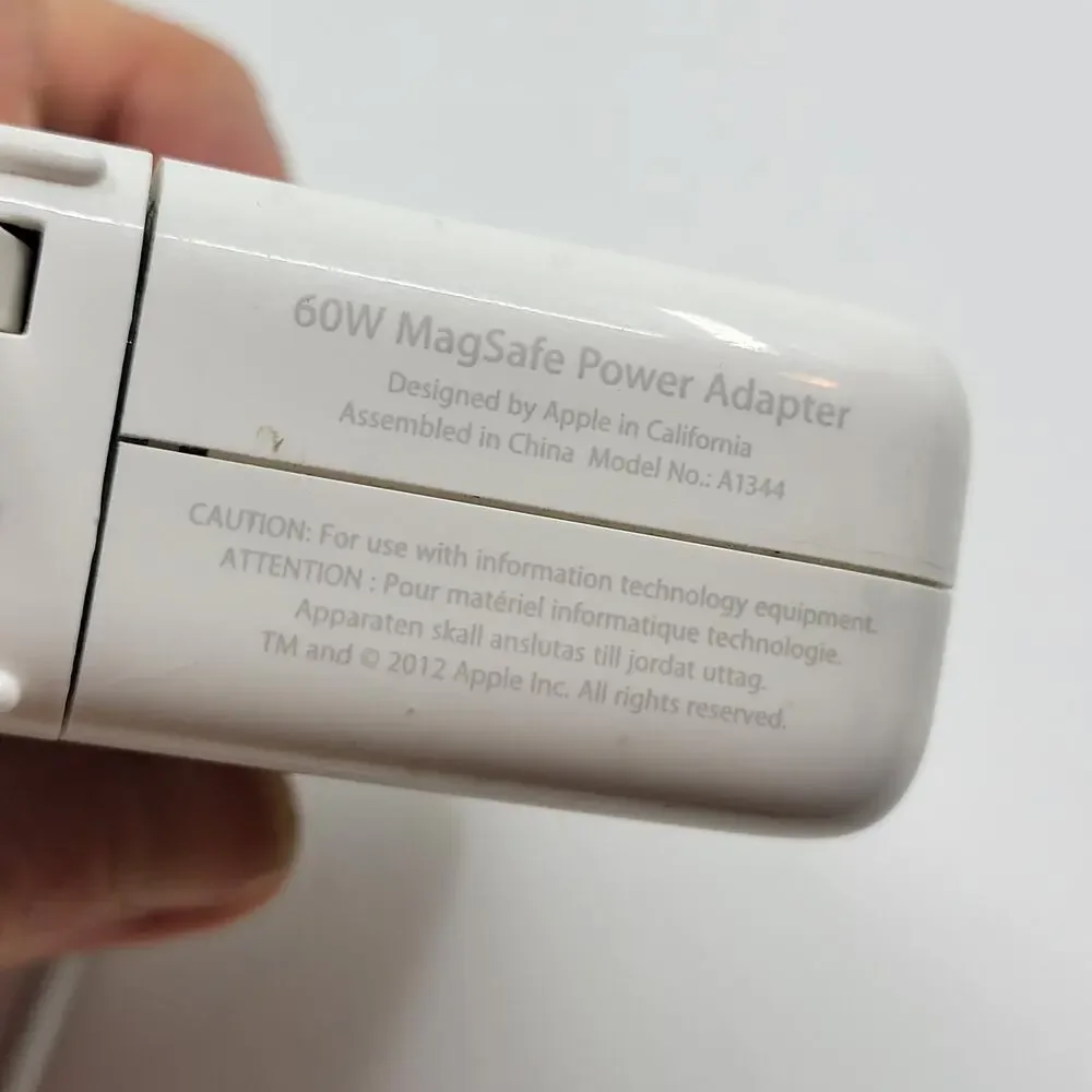 Apple genuine a1344